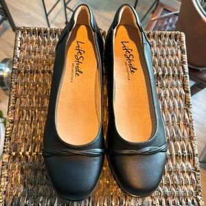 LIFE STRIDE VELOCITY 2.0 Women’s black slip on flat‎ with small heel size 10